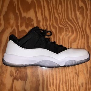 Jordan 11 “tuxedo”